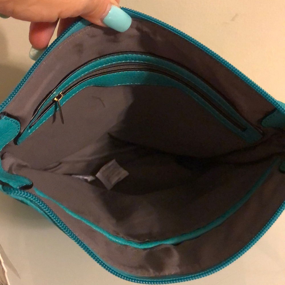 Alyssa Crossover Bag - Picture 3 of 4